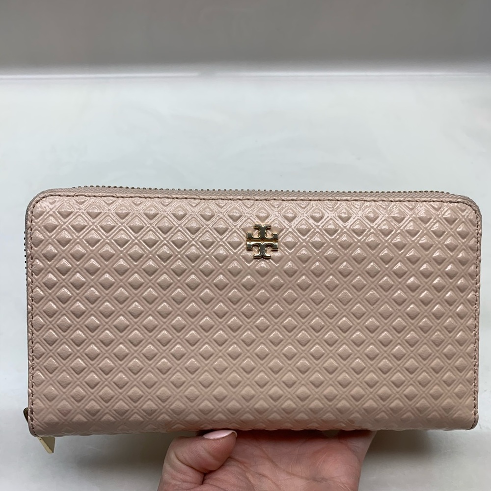 Tory Burch Marion Embossed continental wallet.